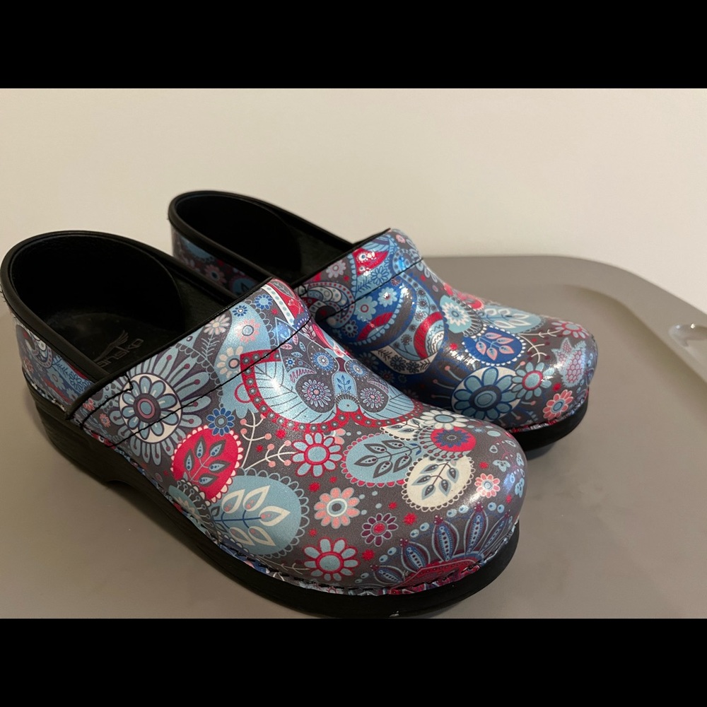 Size 38 beautiful, flowered Dansko Clogs